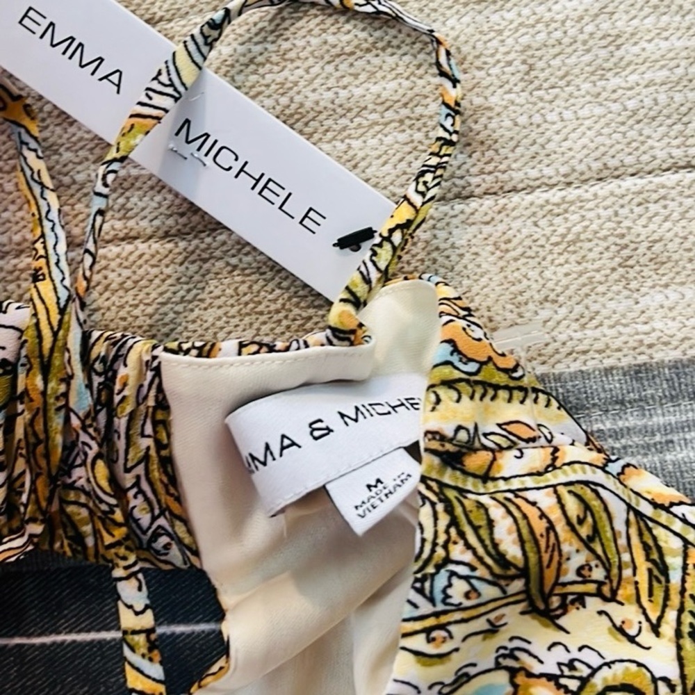 NWT Emma & Michelle Gold/Blue Floral Sleveless Romper,Jumpsuit Size Medium - Picture 3 of 11